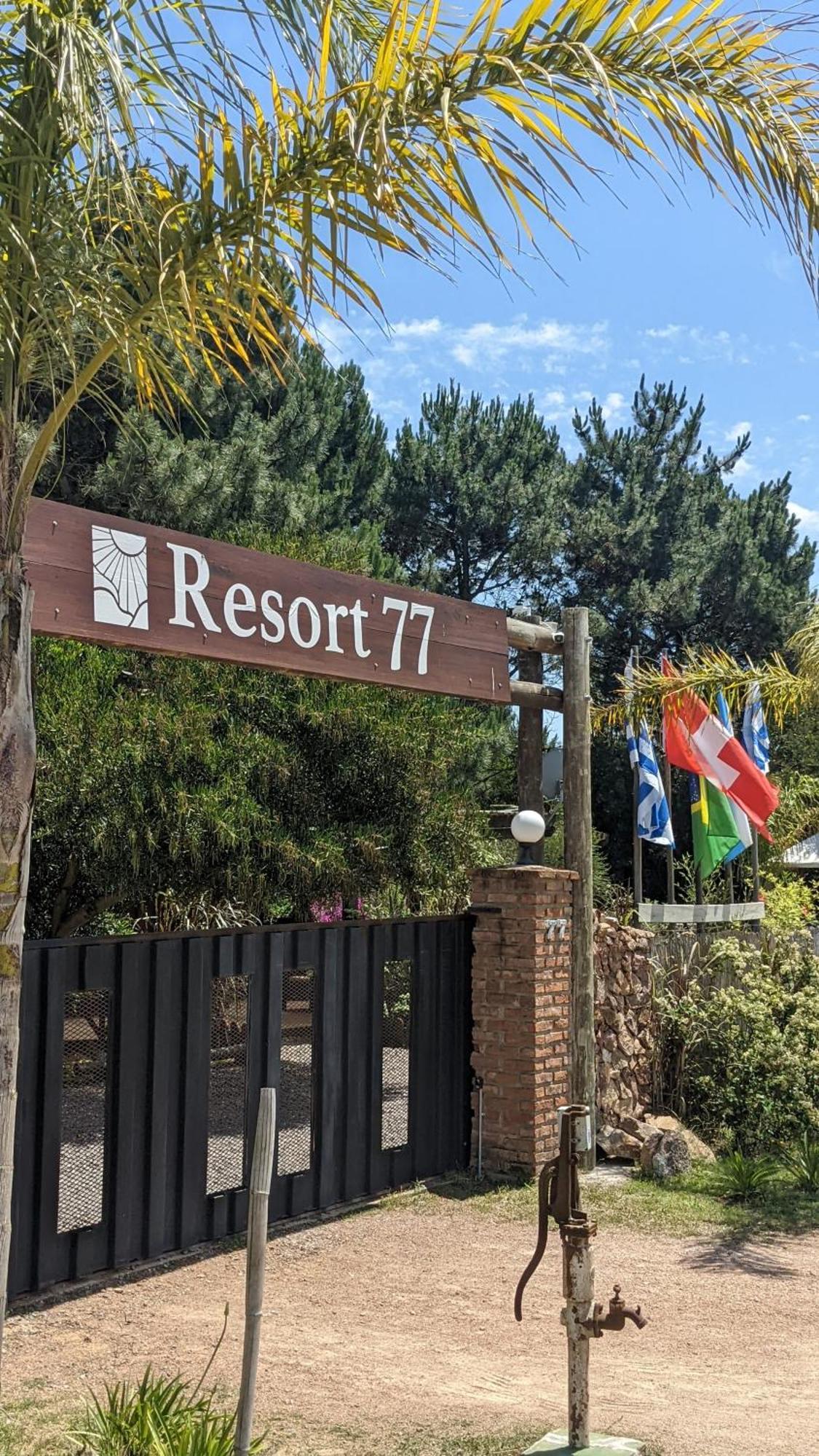 Resort 77 ปีรีอาโปลิส ภายนอก รูปภาพ